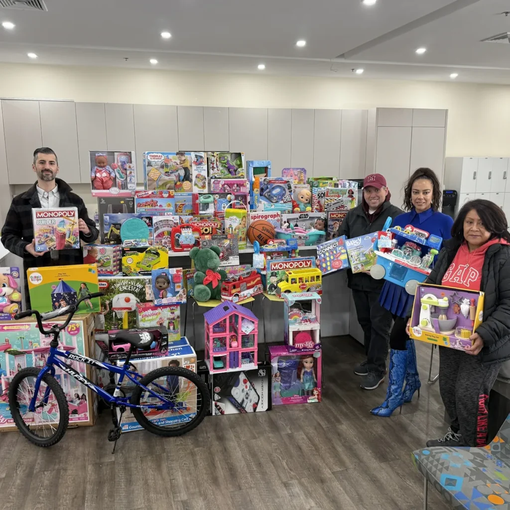La Colaborativa toy drive